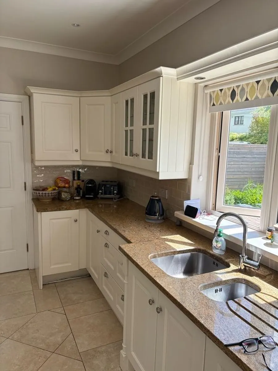 Complete Solid Wood Kitchen and Granite Worktops, Rangemaster Cooker & American Fridge Freezer - Image 3