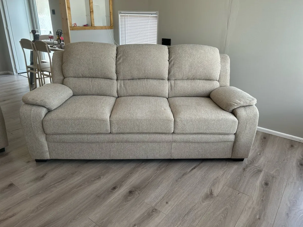 3 seater fabric couch/ sofa - Image 1