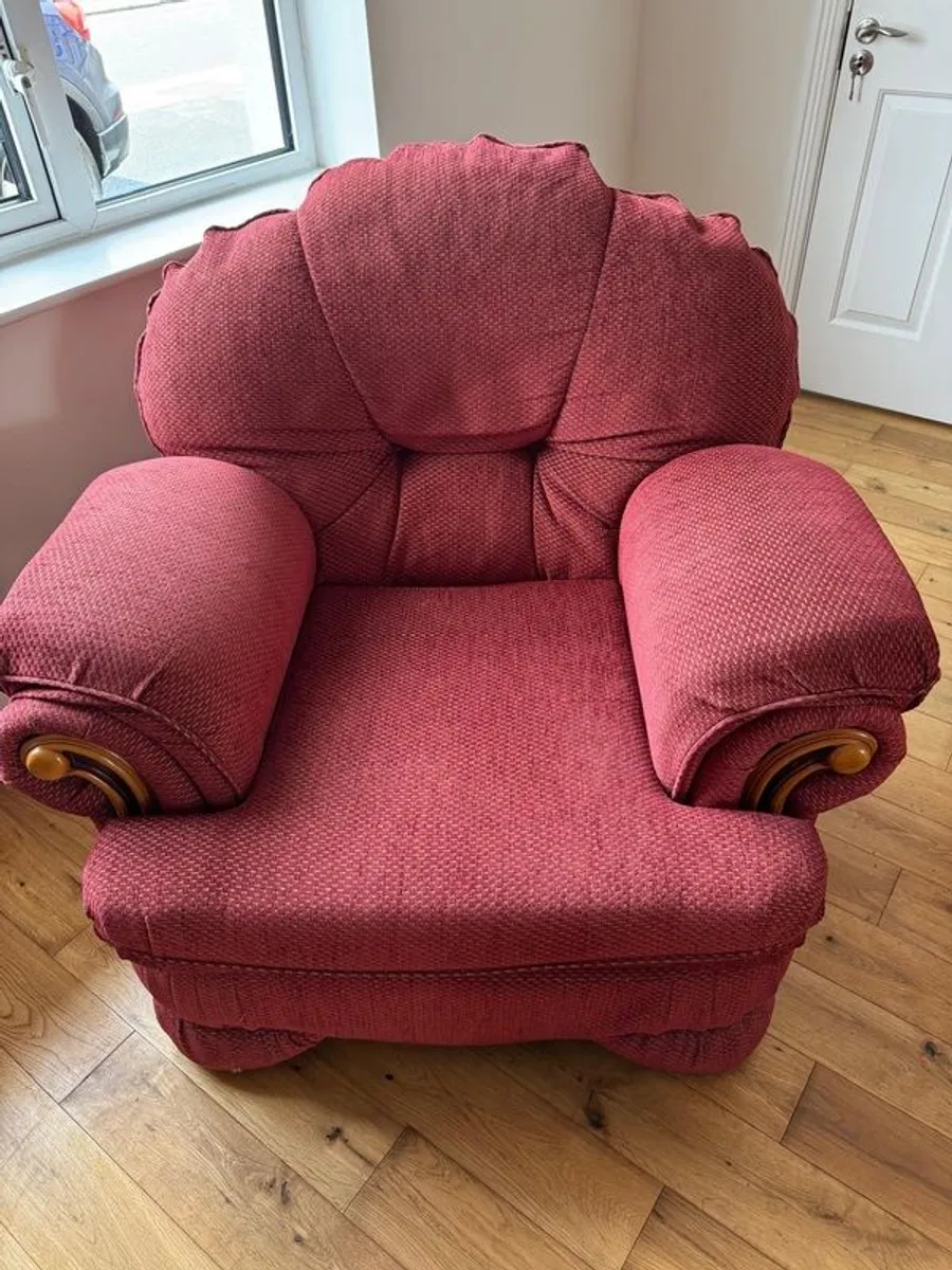 3 Piece Suite - Sofa and 2x Armchairs - Image 2