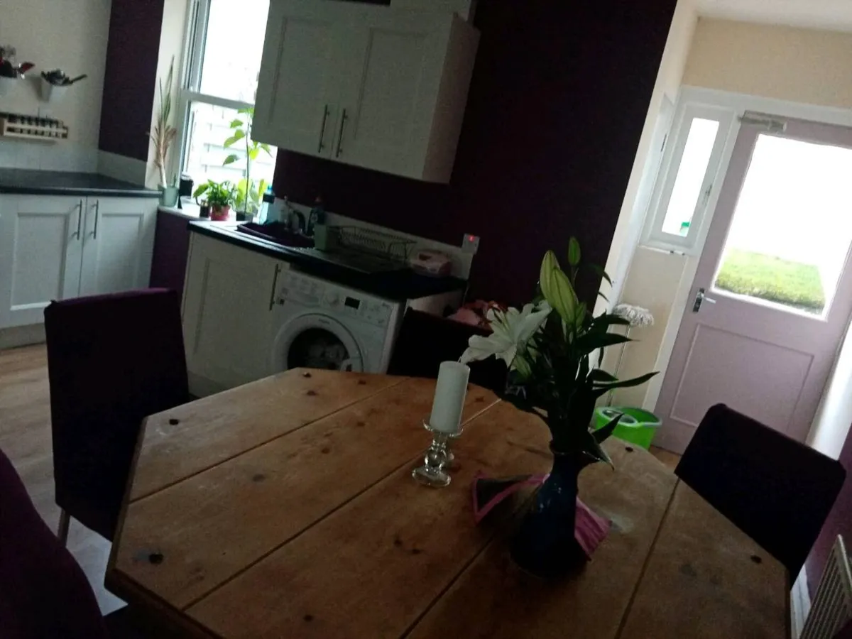 Kitchen units - Image 1