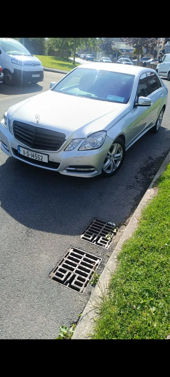 Mercedes Benz E series 200 CDI 2011 - Image 2