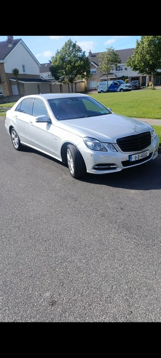 Mercedes Benz E series 200 CDI 2011 - Image 4