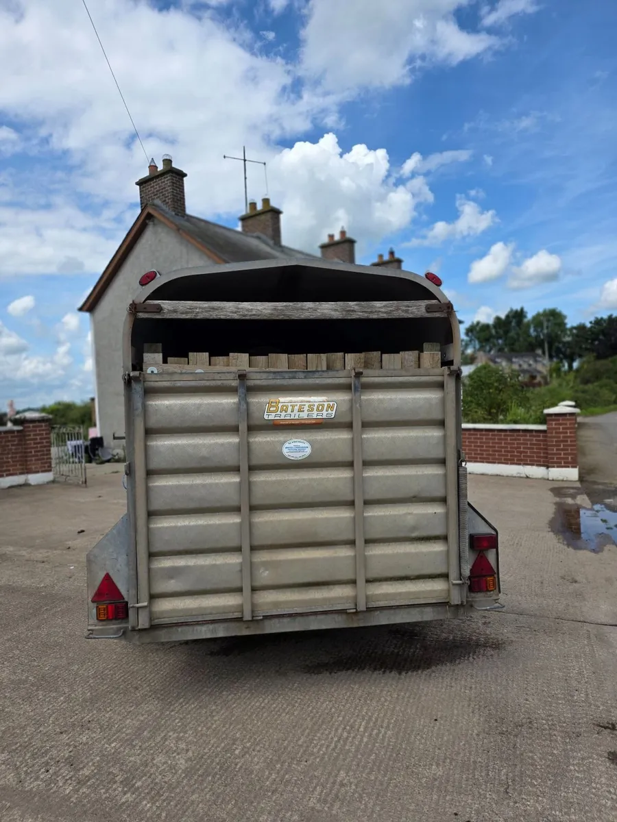 Cattle trailer - Image 1