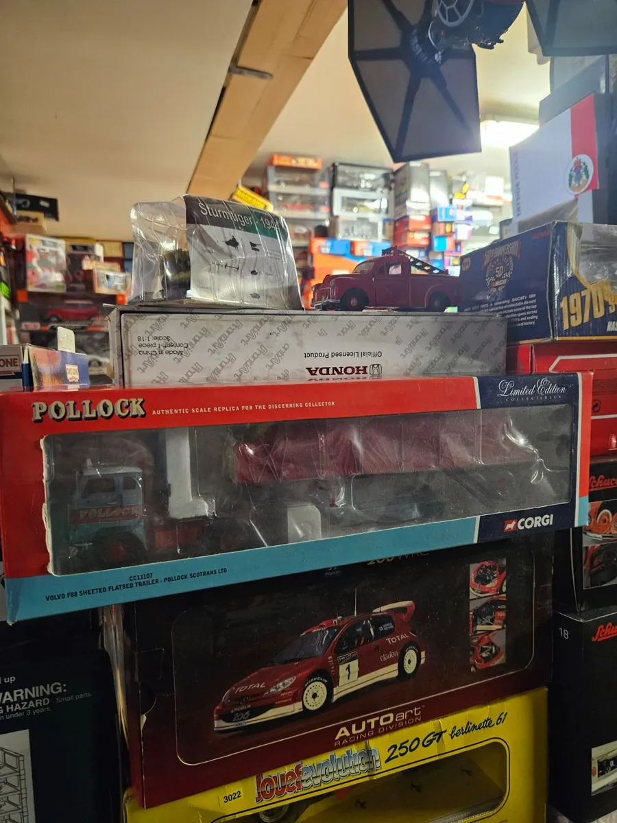 Corgi Volvo F88 Tractor Unit and Trailer with Load - Image 1