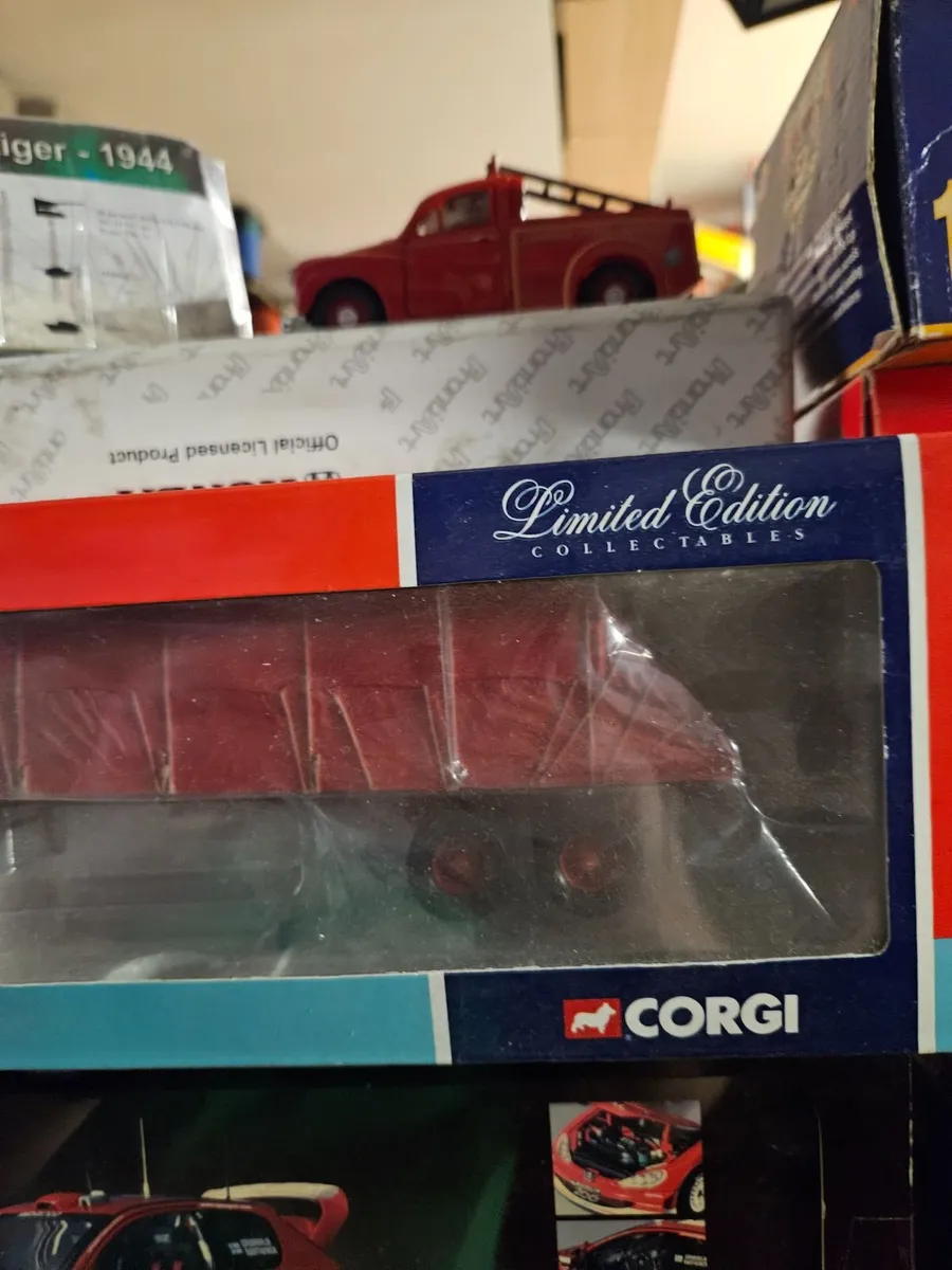 Corgi Volvo F88 Tractor Unit and Trailer with Load - Image 4