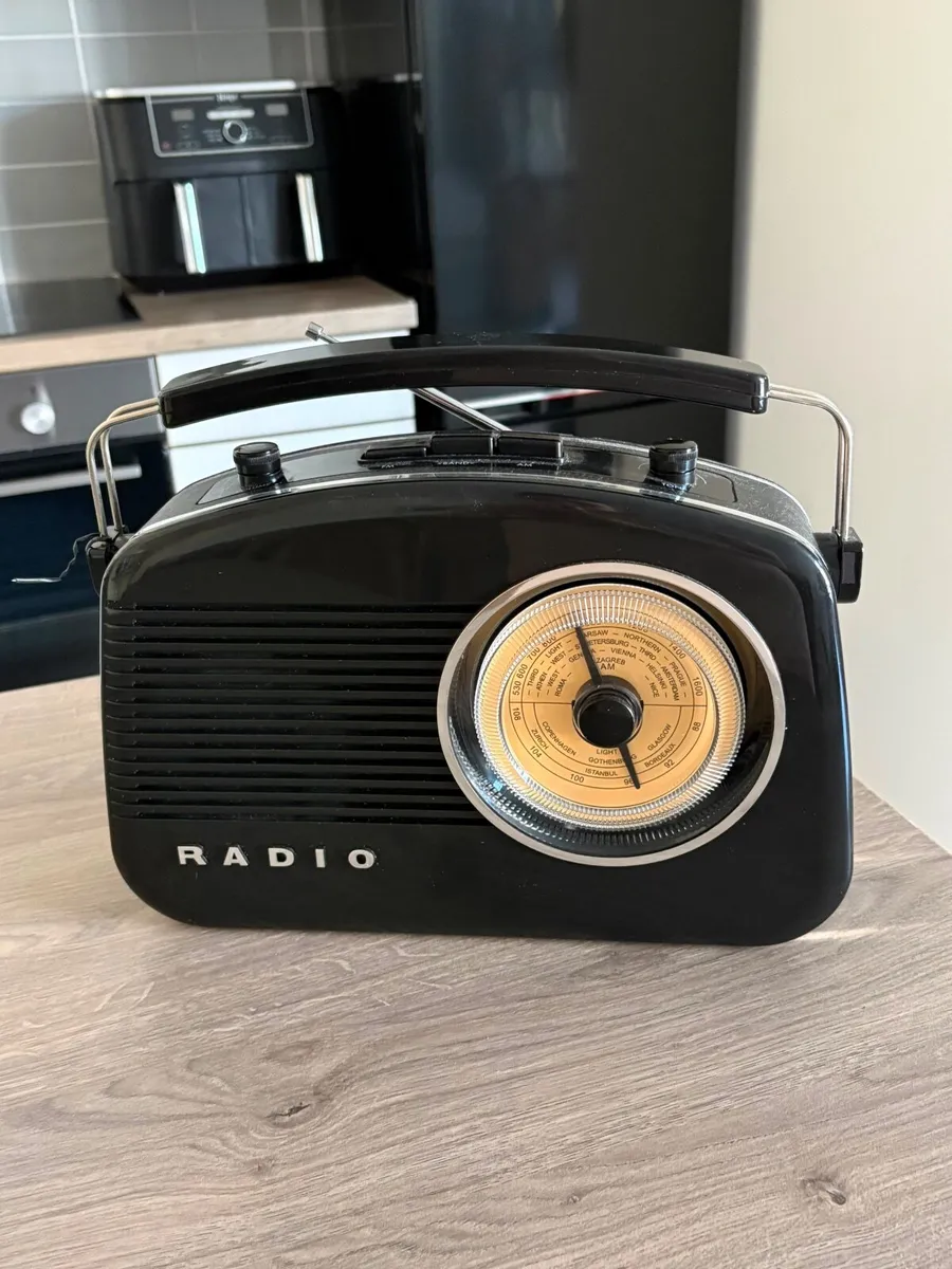 Radio Mains/battery - Image 1