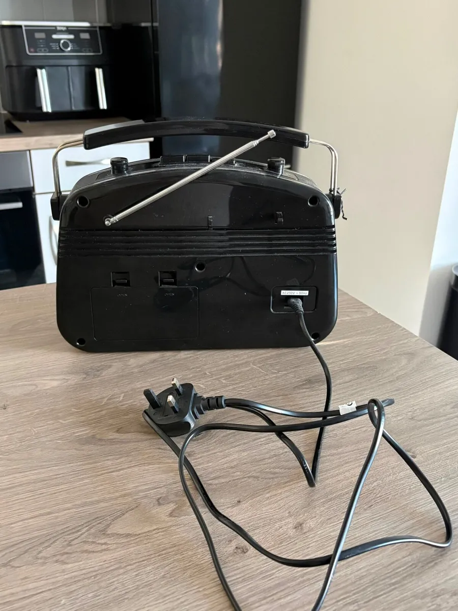 Radio Mains/battery - Image 4