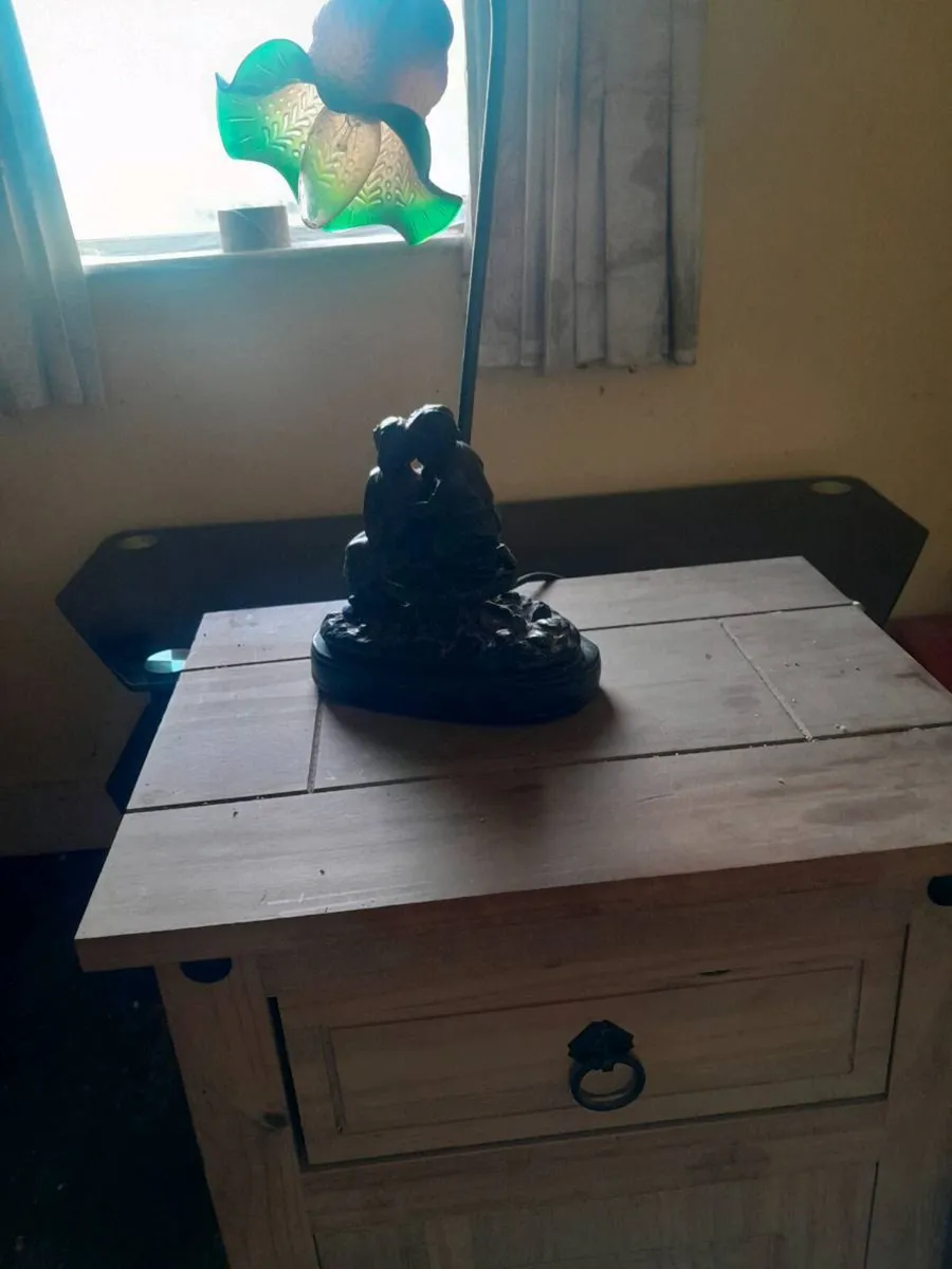 Bedroom locker and lamp - Image 3