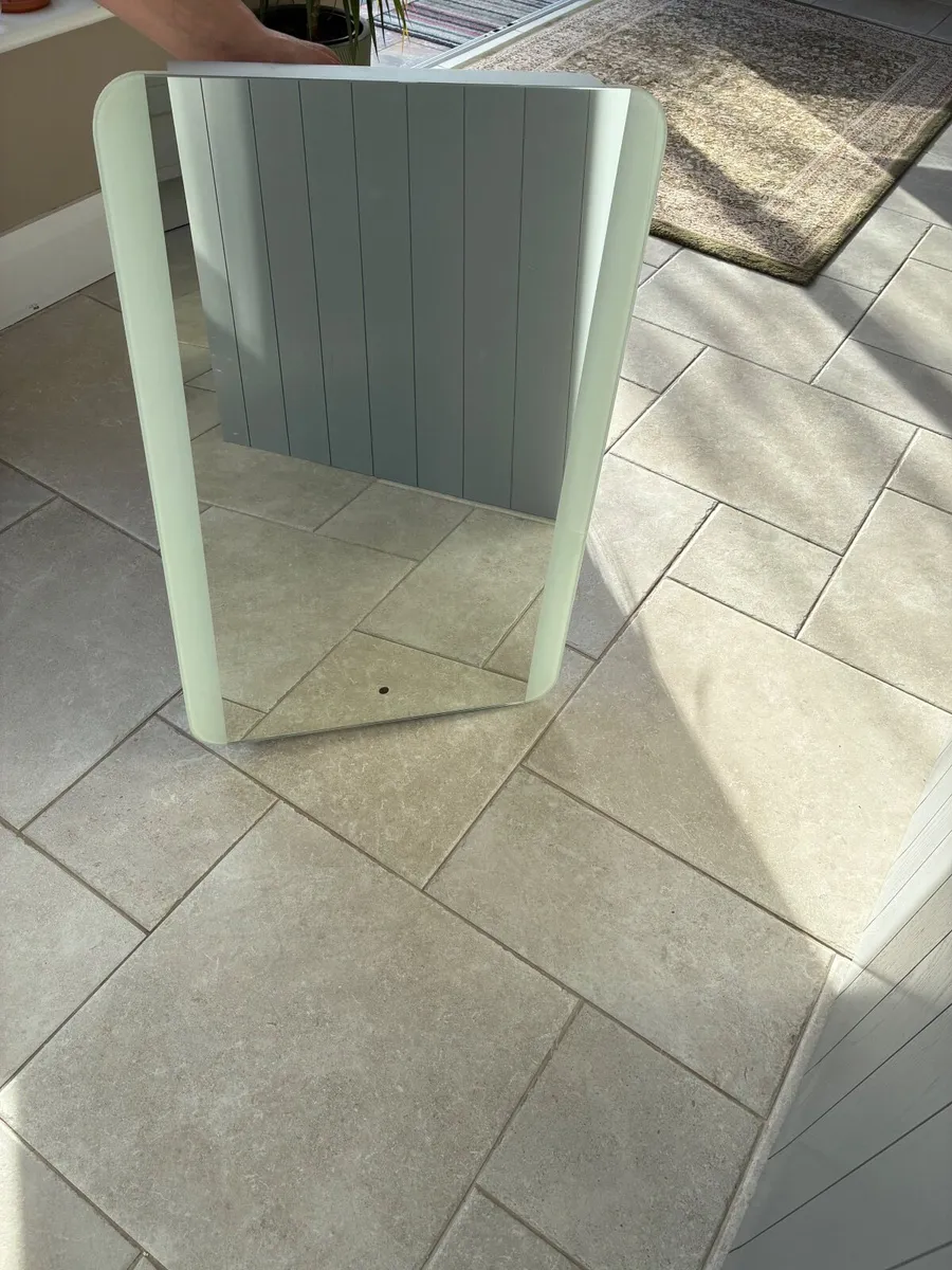Bathroom mirror - Image 1