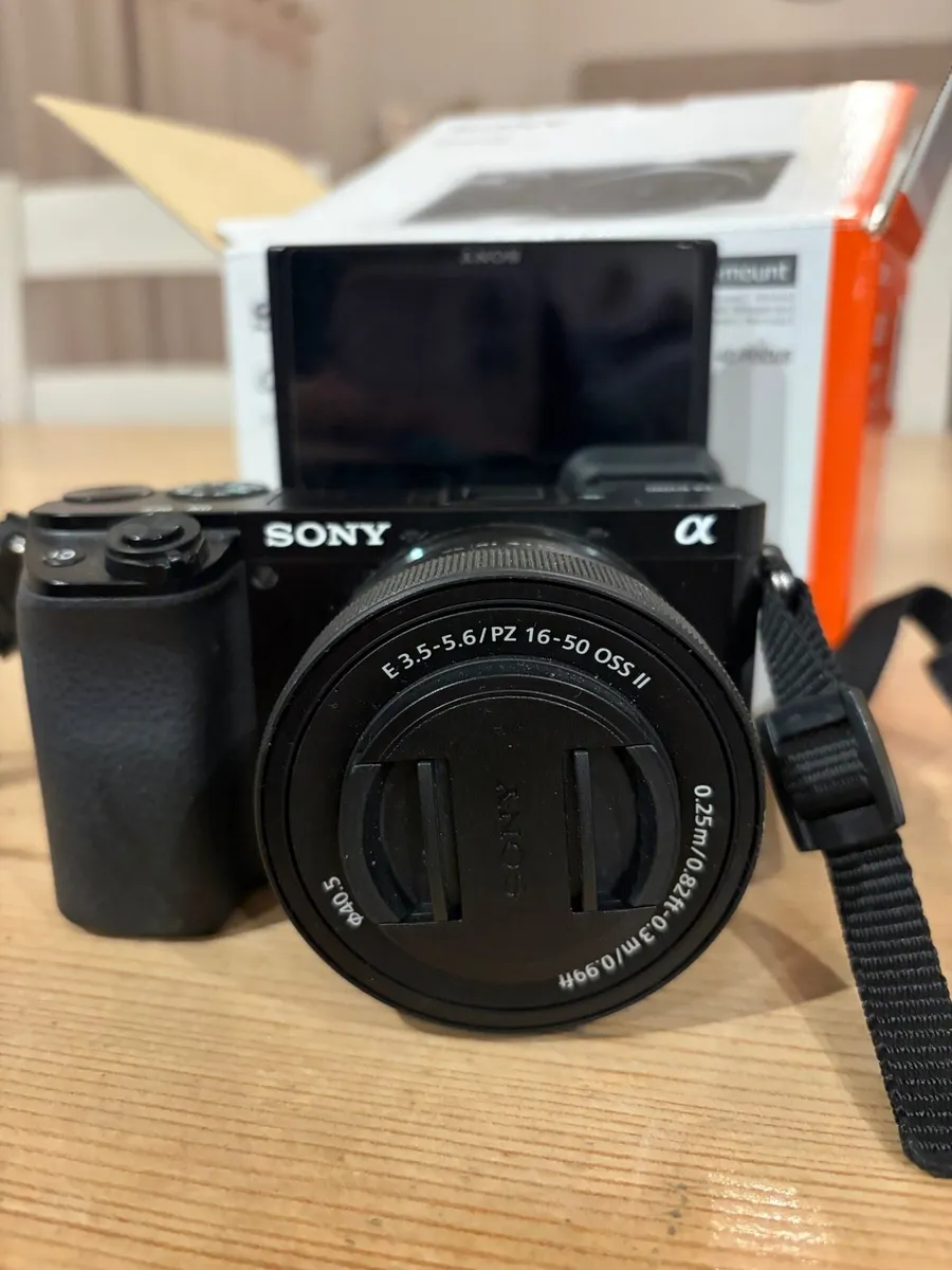Sony Alpha A6100 Camera mirrorless - Image 1