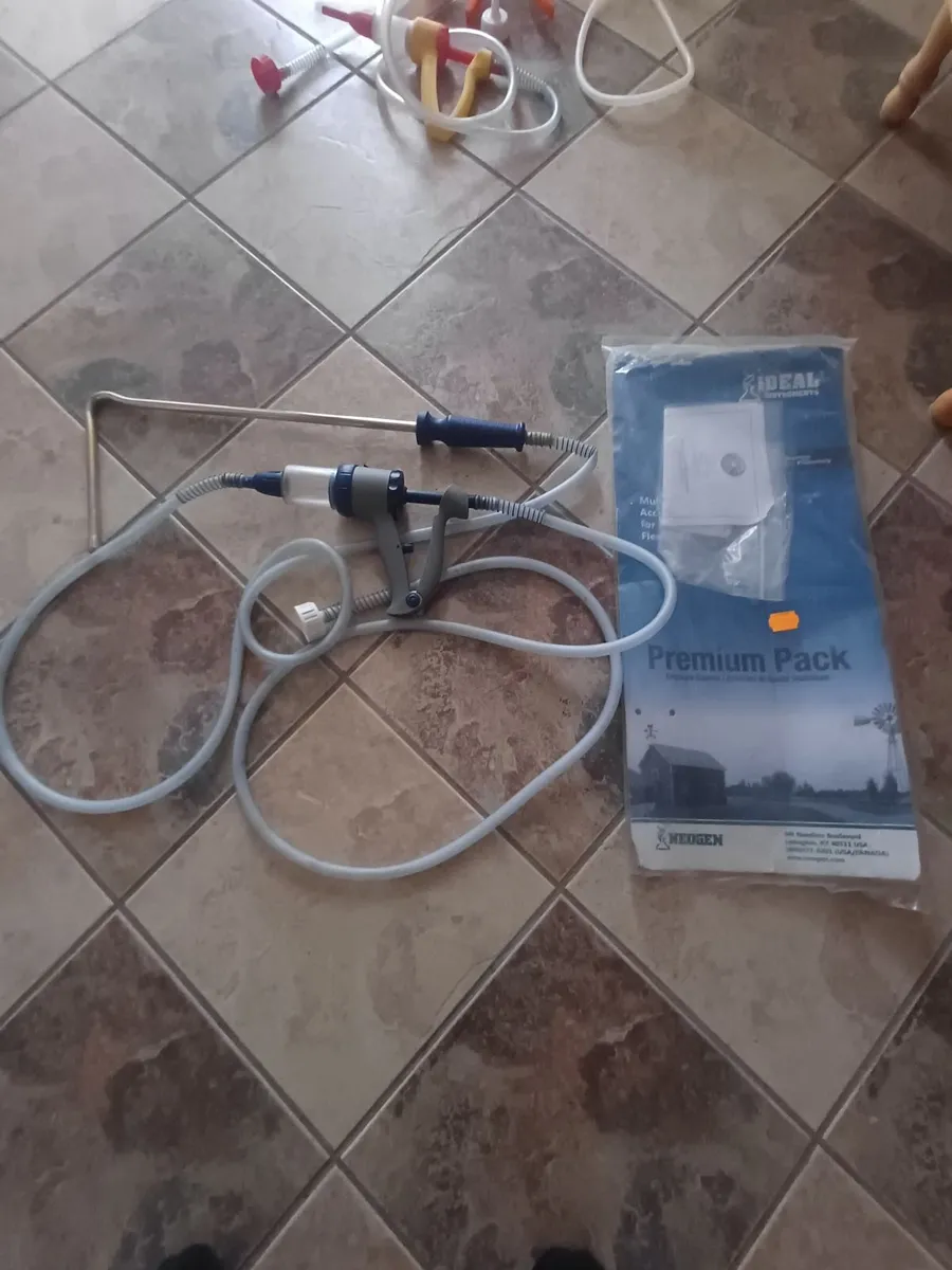 Cattle clippers, Dosing guns, calf gas dishorner, - Image 3
