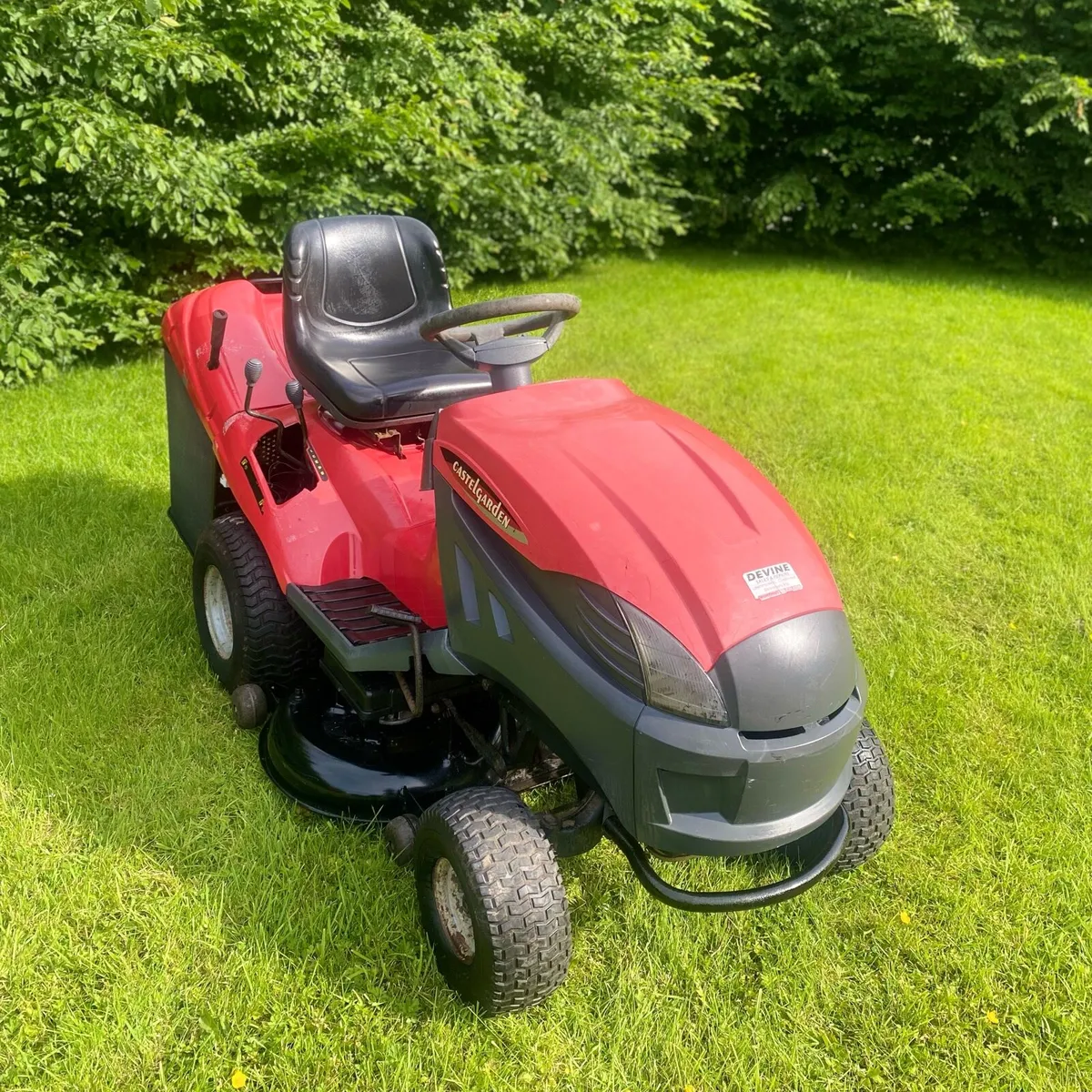 Castelgarden ride on lawnmower - Image 1