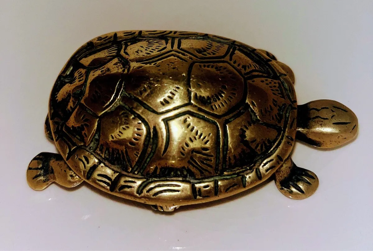 Vintage brass turtle figurine - Image 4