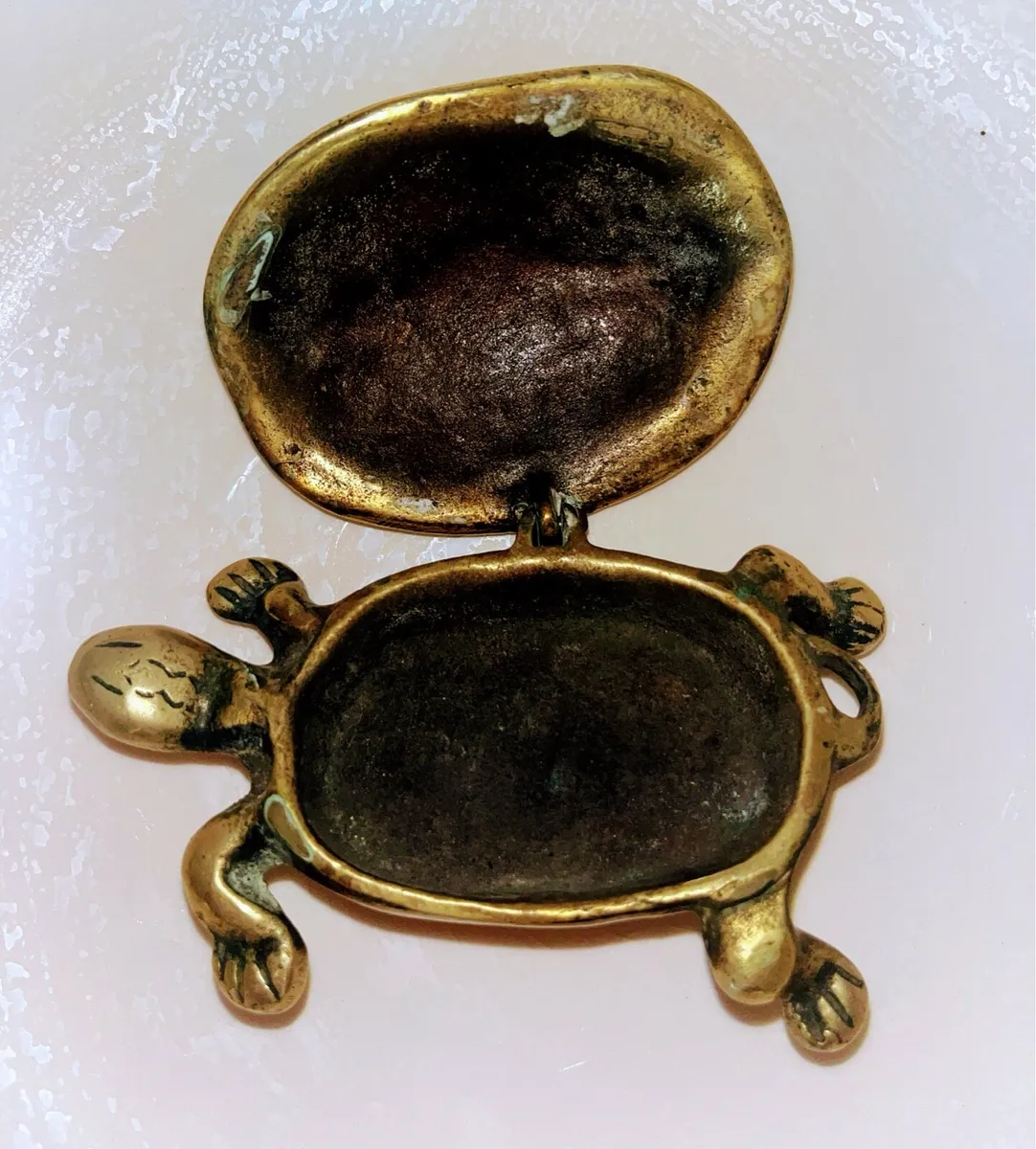 Vintage brass turtle figurine - Image 1