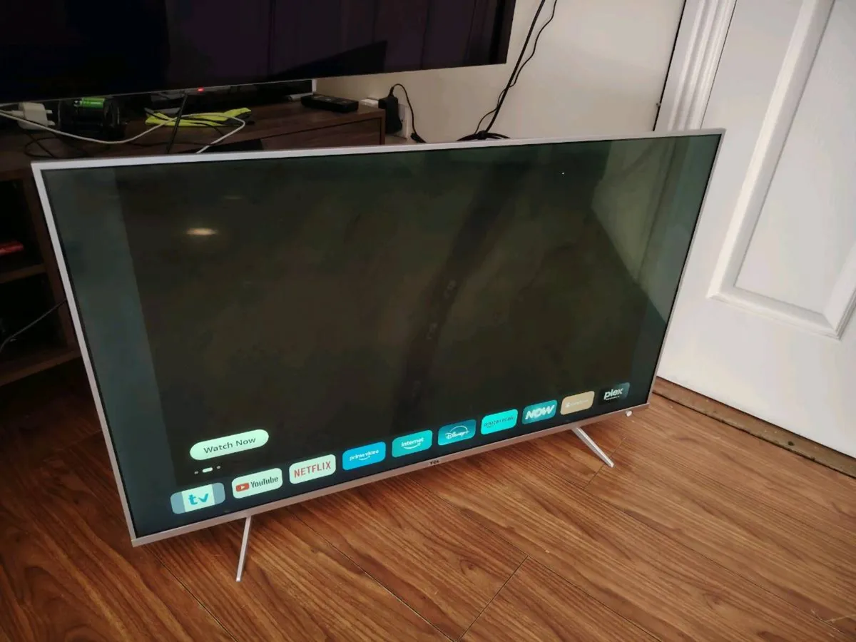 4k 42" Smart TV HDR TCL - Image 2