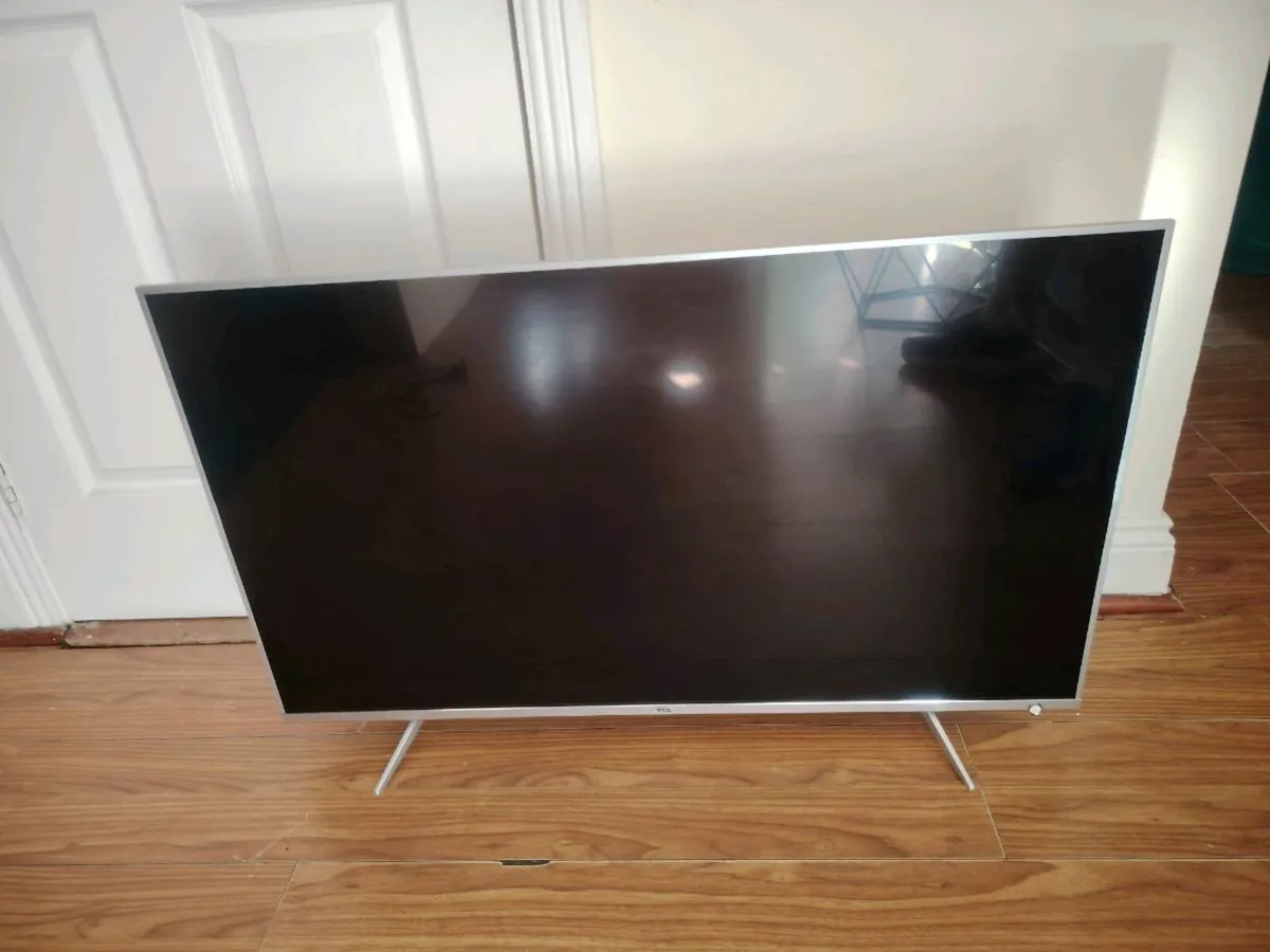 4k 42" Smart TV HDR TCL - Image 4