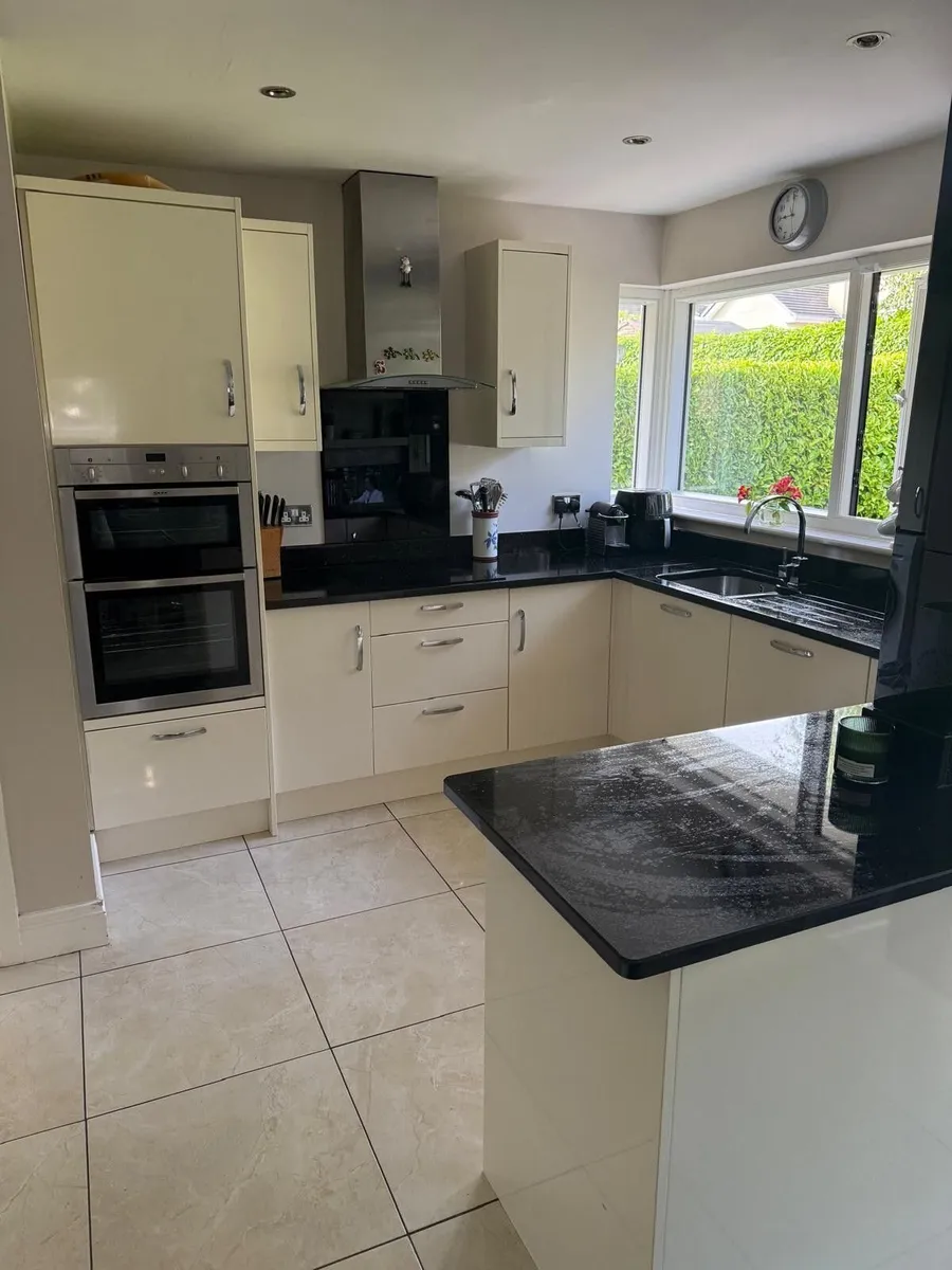 kitchen - Image 1