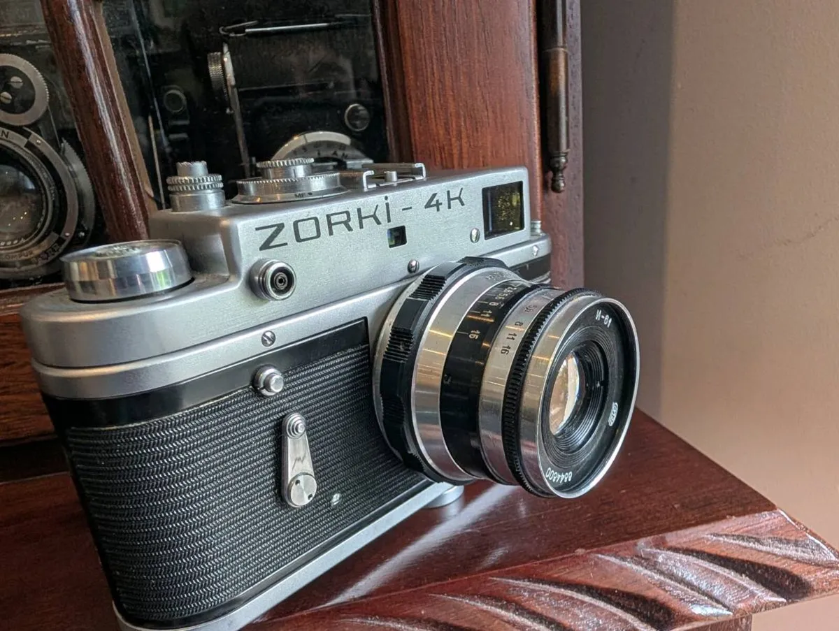 Vintage Zorki 4K Rangefinder Camera + Industar-61 - Image 2