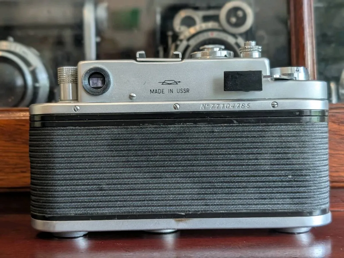 Vintage Zorki 4K Rangefinder Camera + Industar-61 - Image 4