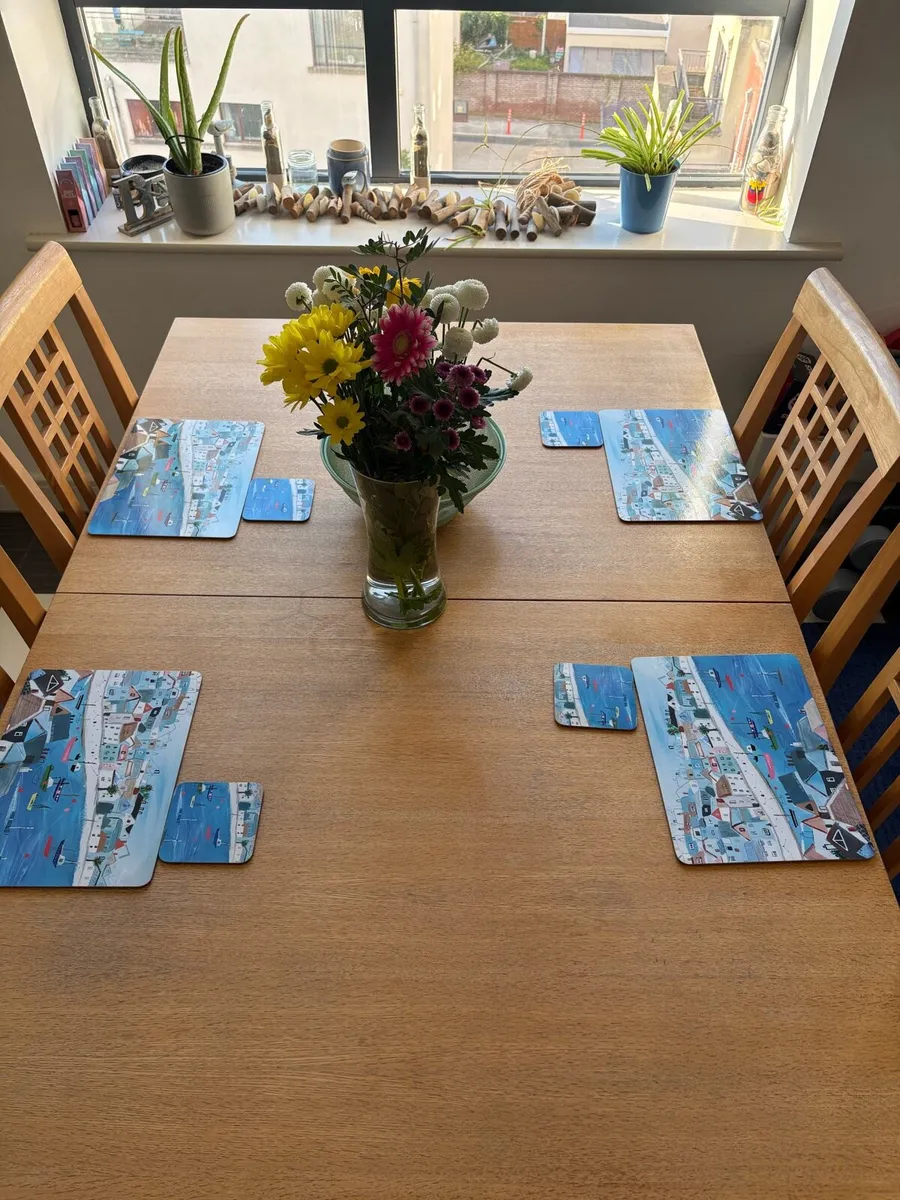 Solid oak extending dining table with 4 chairs - Image 2
