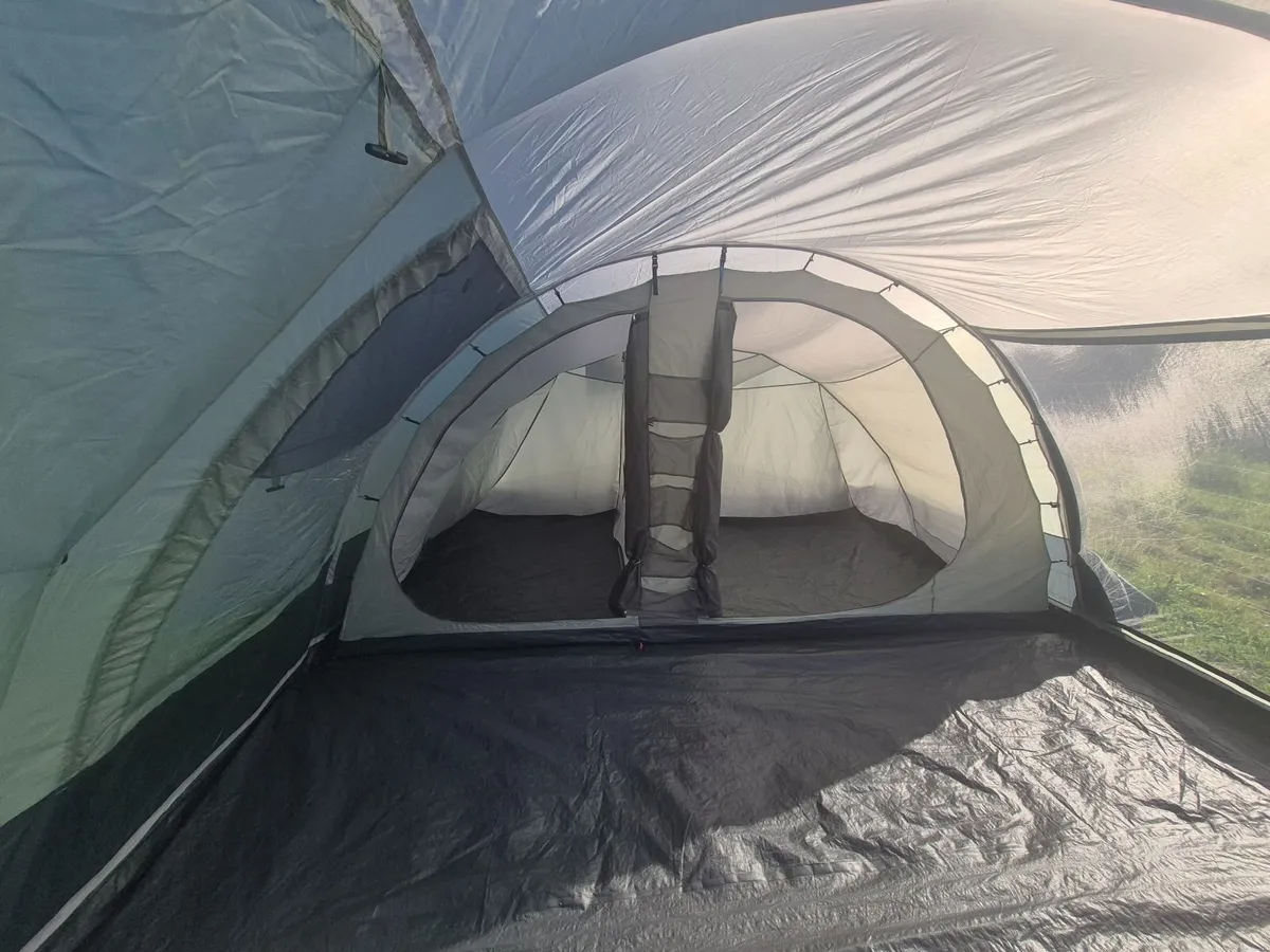 Tent - Image 3