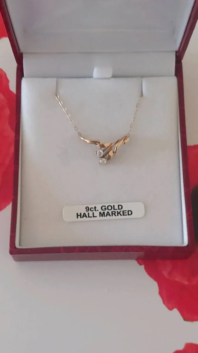 9ct gold necklace. - Image 1