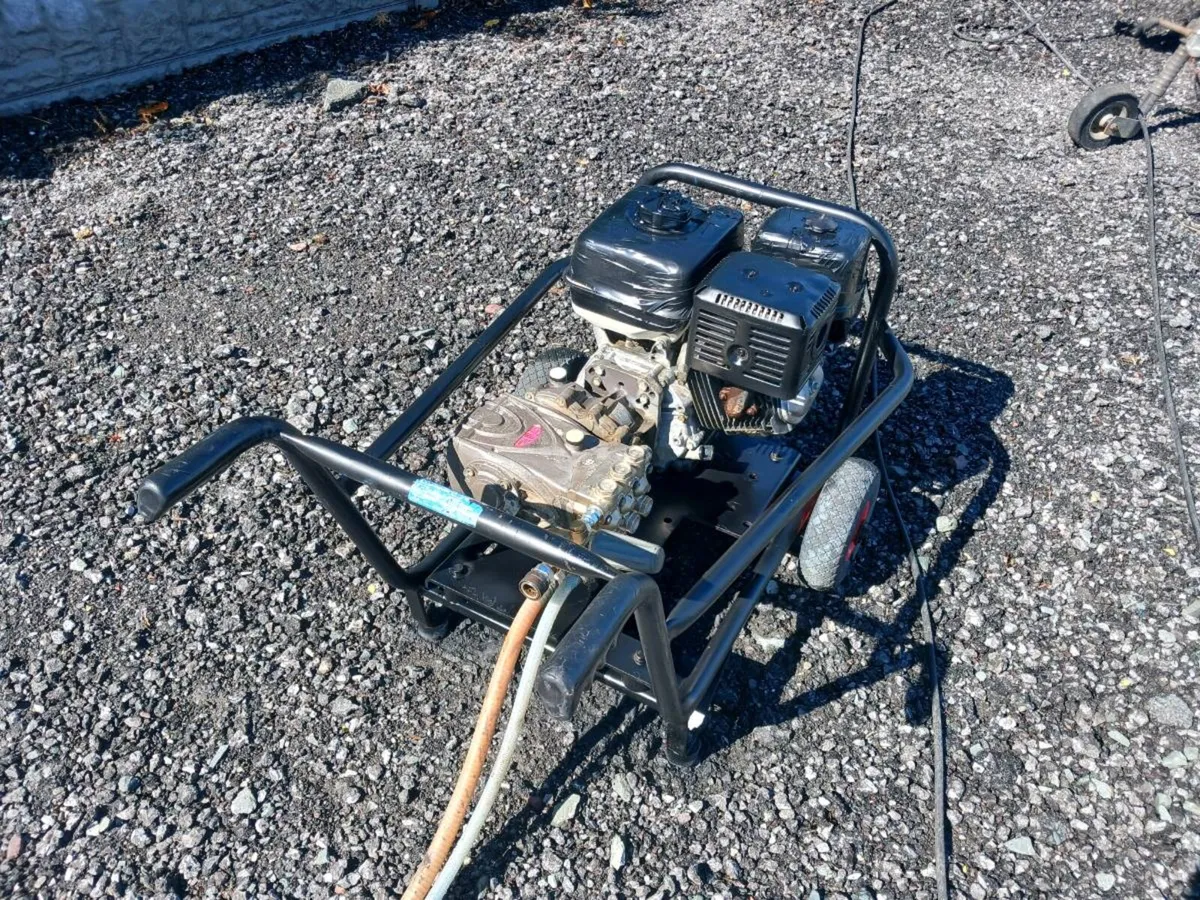 HONDA GX390 POWER WASHER 1 YEAR OLD - Image 1