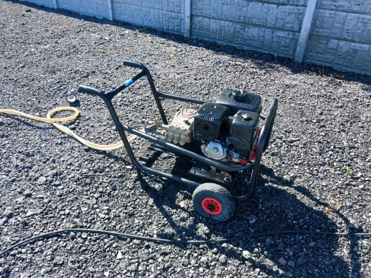 HONDA GX390 POWER WASHER 1 YEAR OLD - Image 2