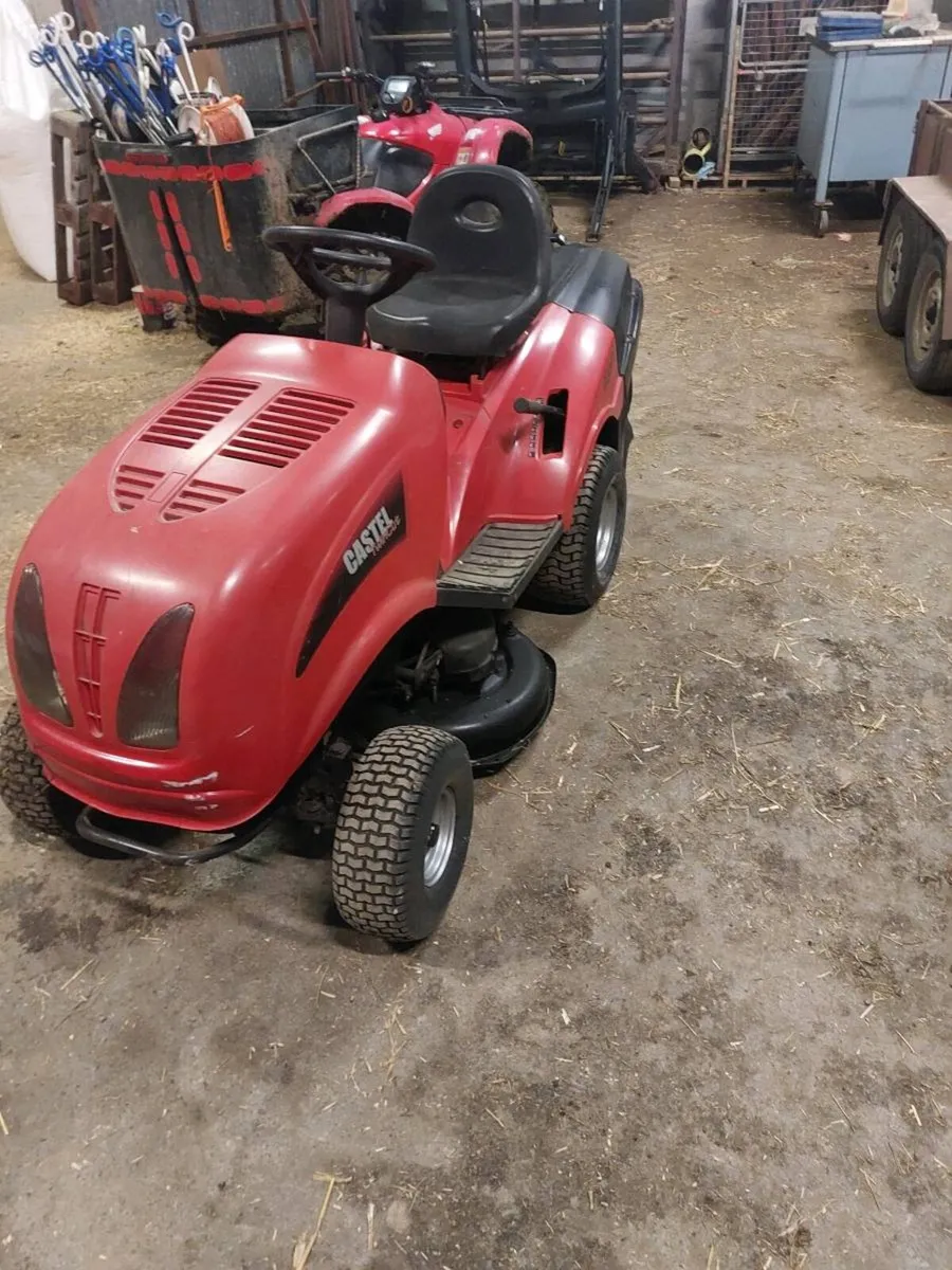 Castel ride on - Image 1