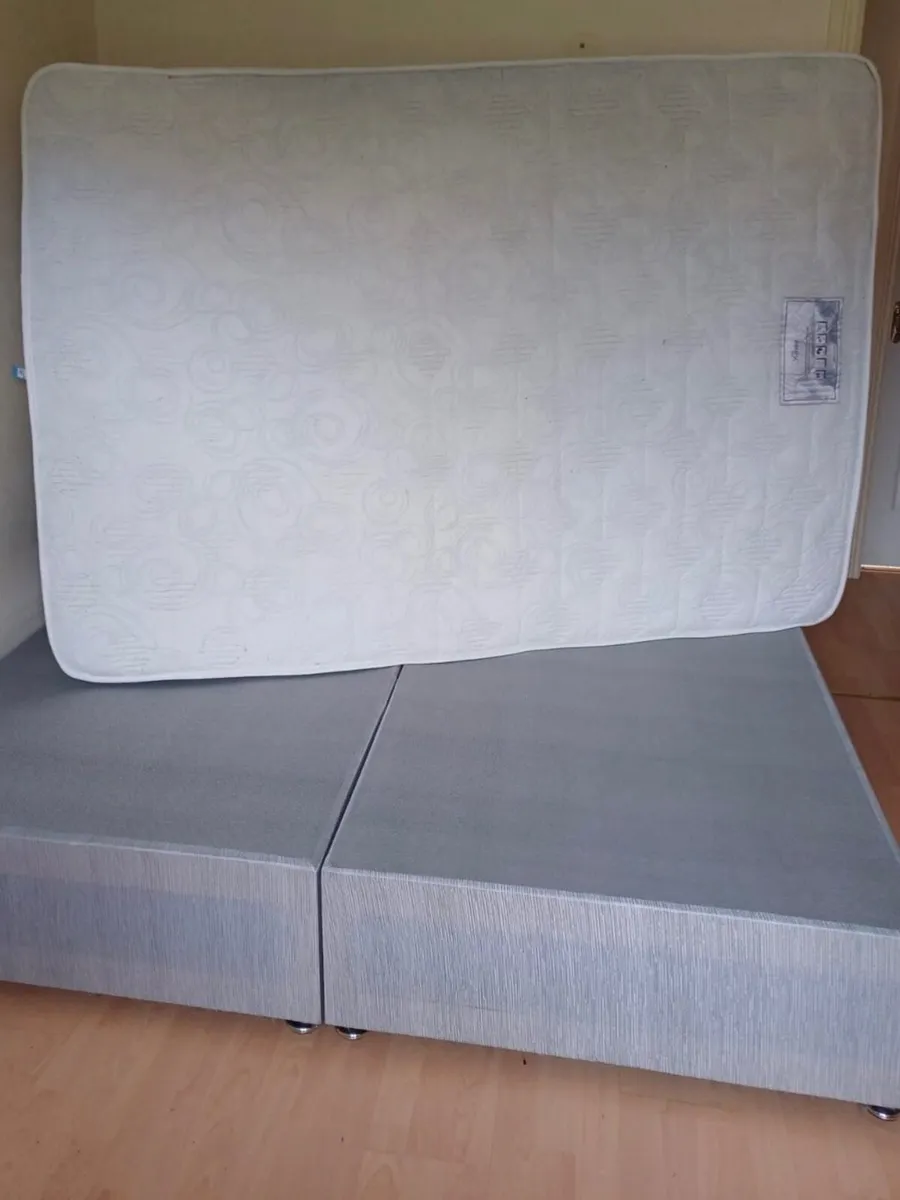 4ft 6 Divan bed and Ríona mattress - Image 1
