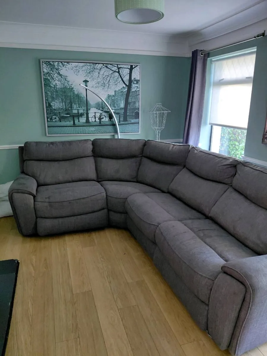 SOFA Recliner - Image 3
