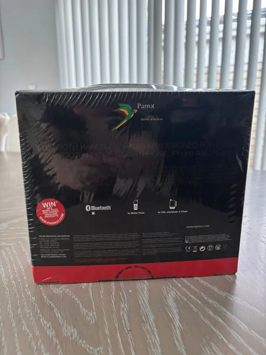 Parrot CK3100 LCD Bluetooth Hands-Free Car Kit - Image 4