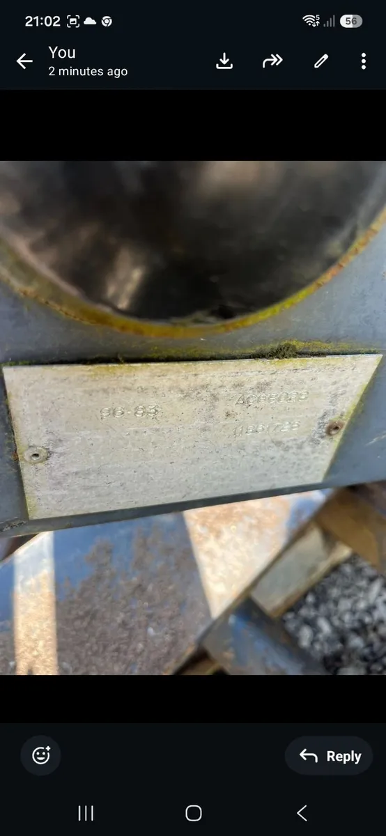 Front loader - Image 1