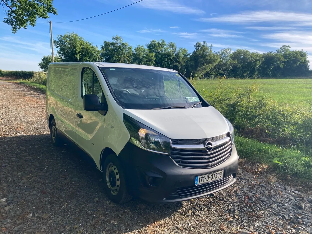 17 vivaro low mileage - Image 3
