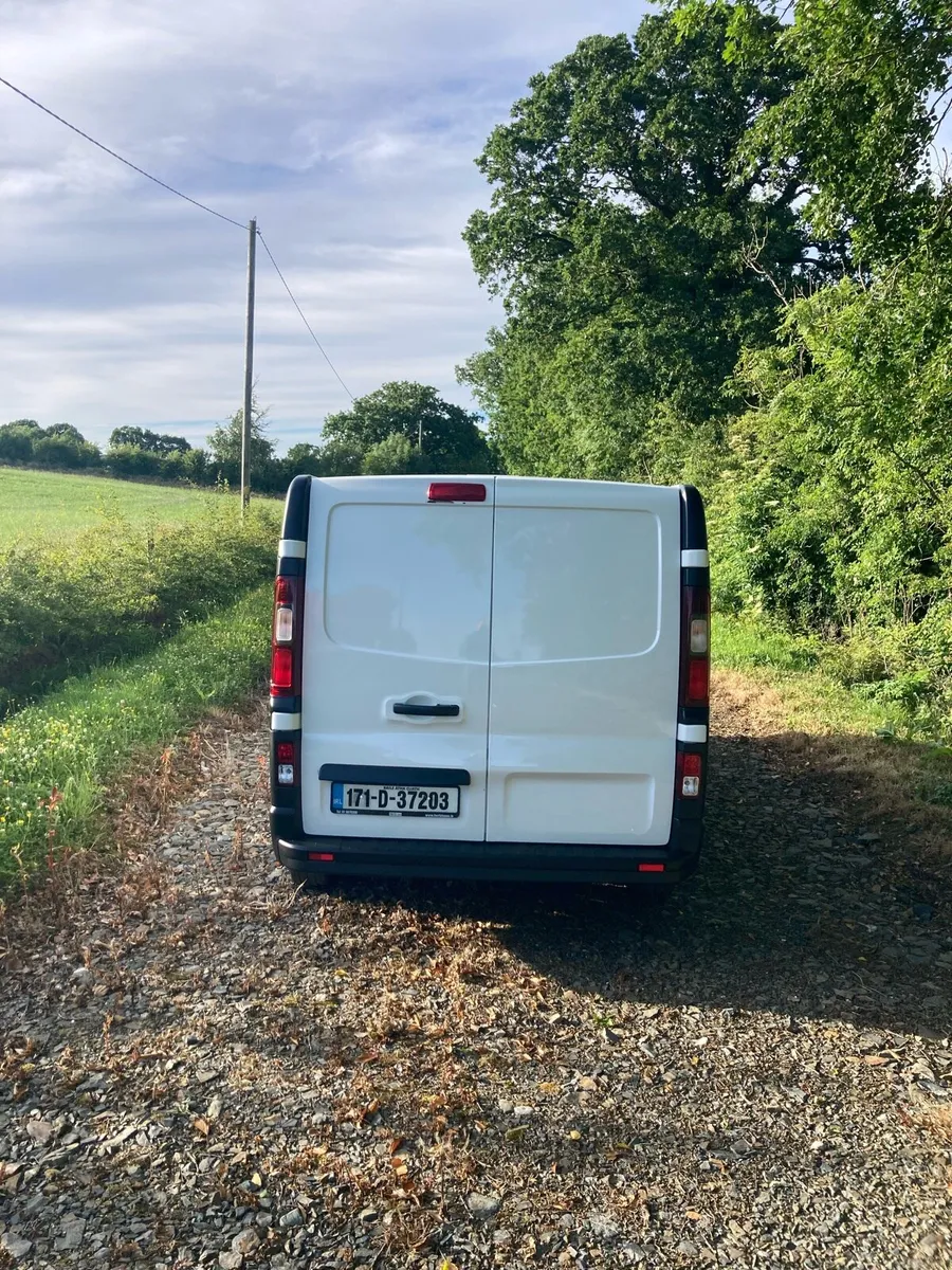 17 vivaro low mileage - Image 4