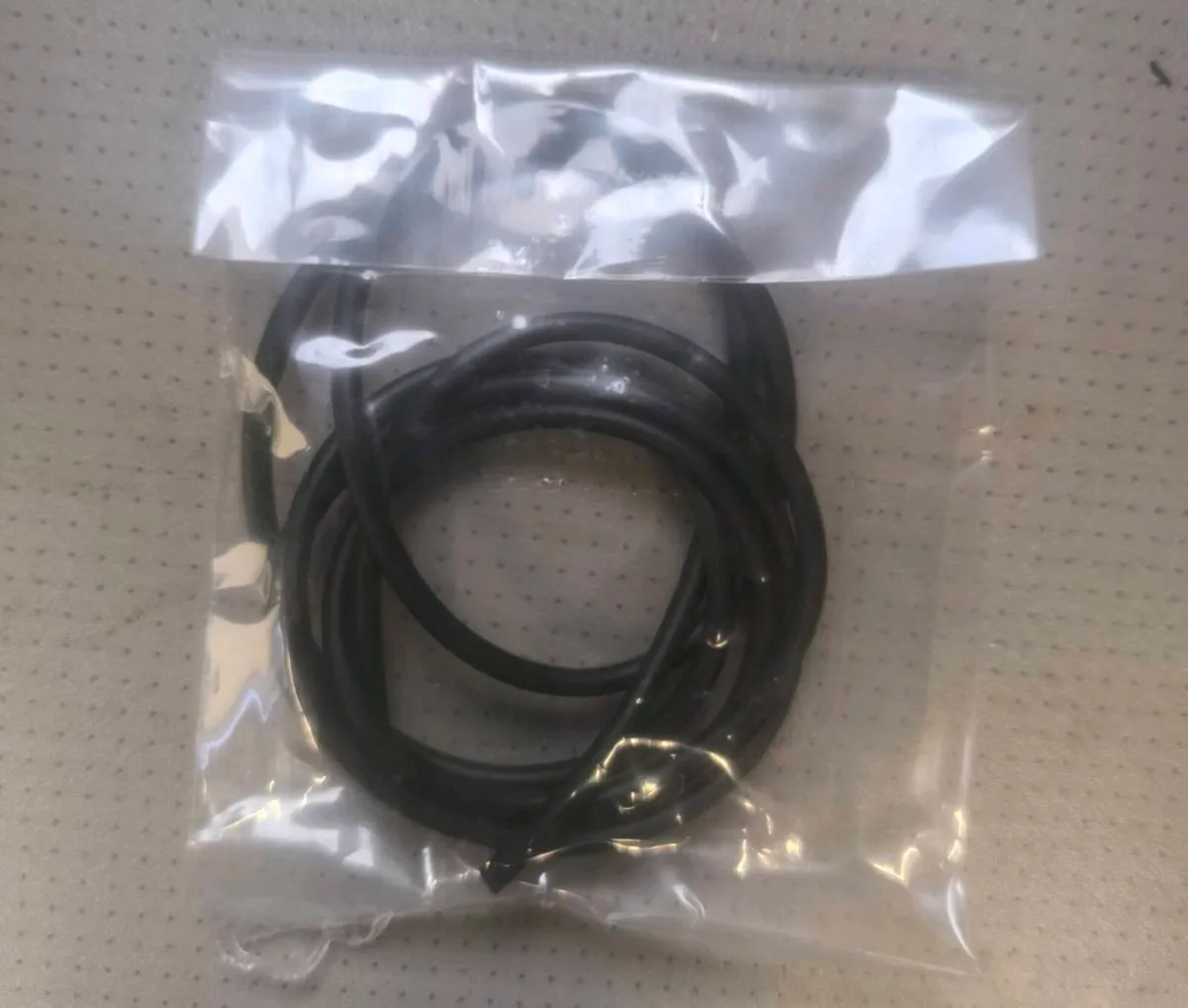 Silicone rig tubing 3mm OD 1m lengths yellow/black - Image 2
