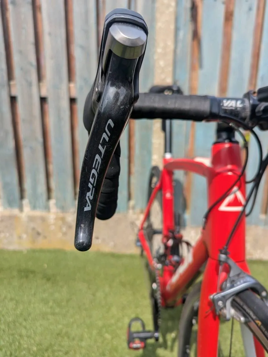 Fuji carbon road bike - Image 2