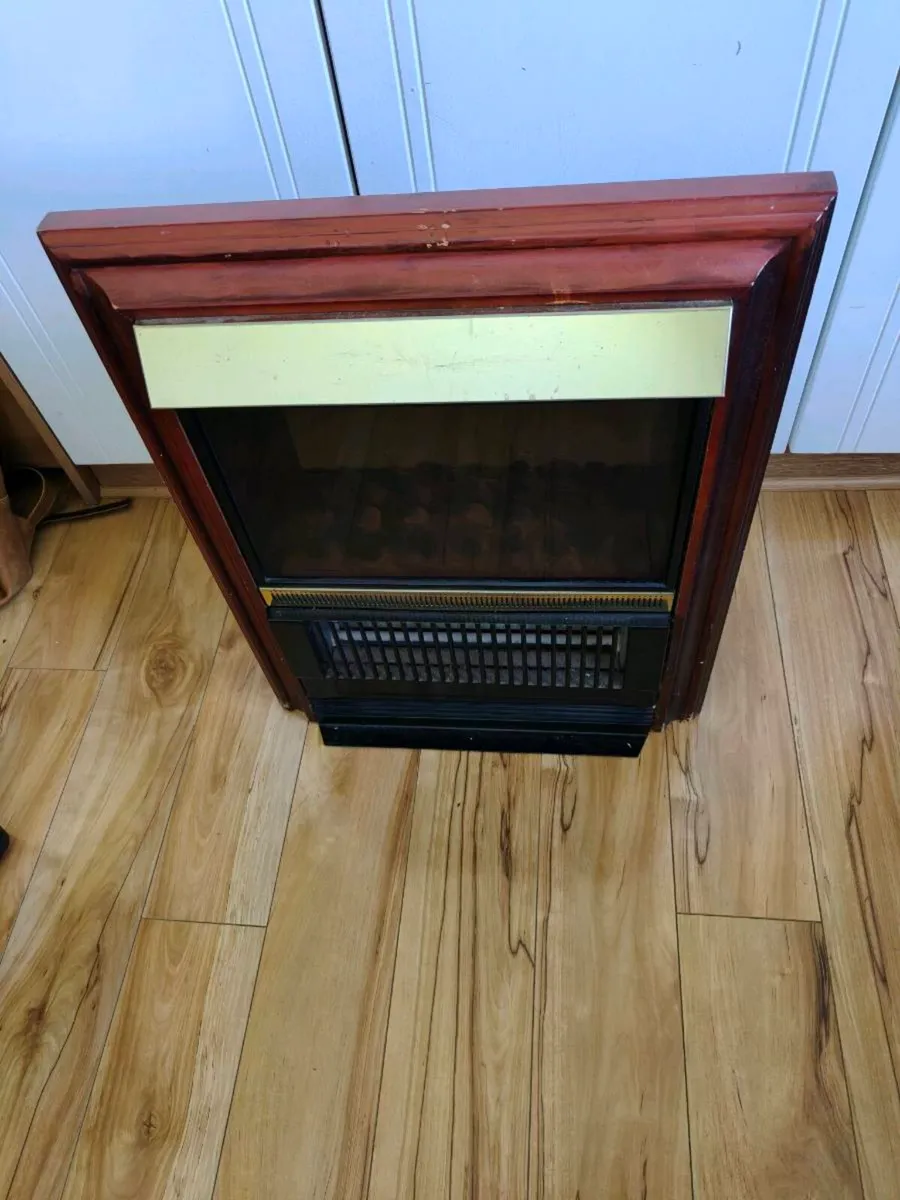 Dimplex AVN 20 Electric Fire with Wood Surround - Image 3