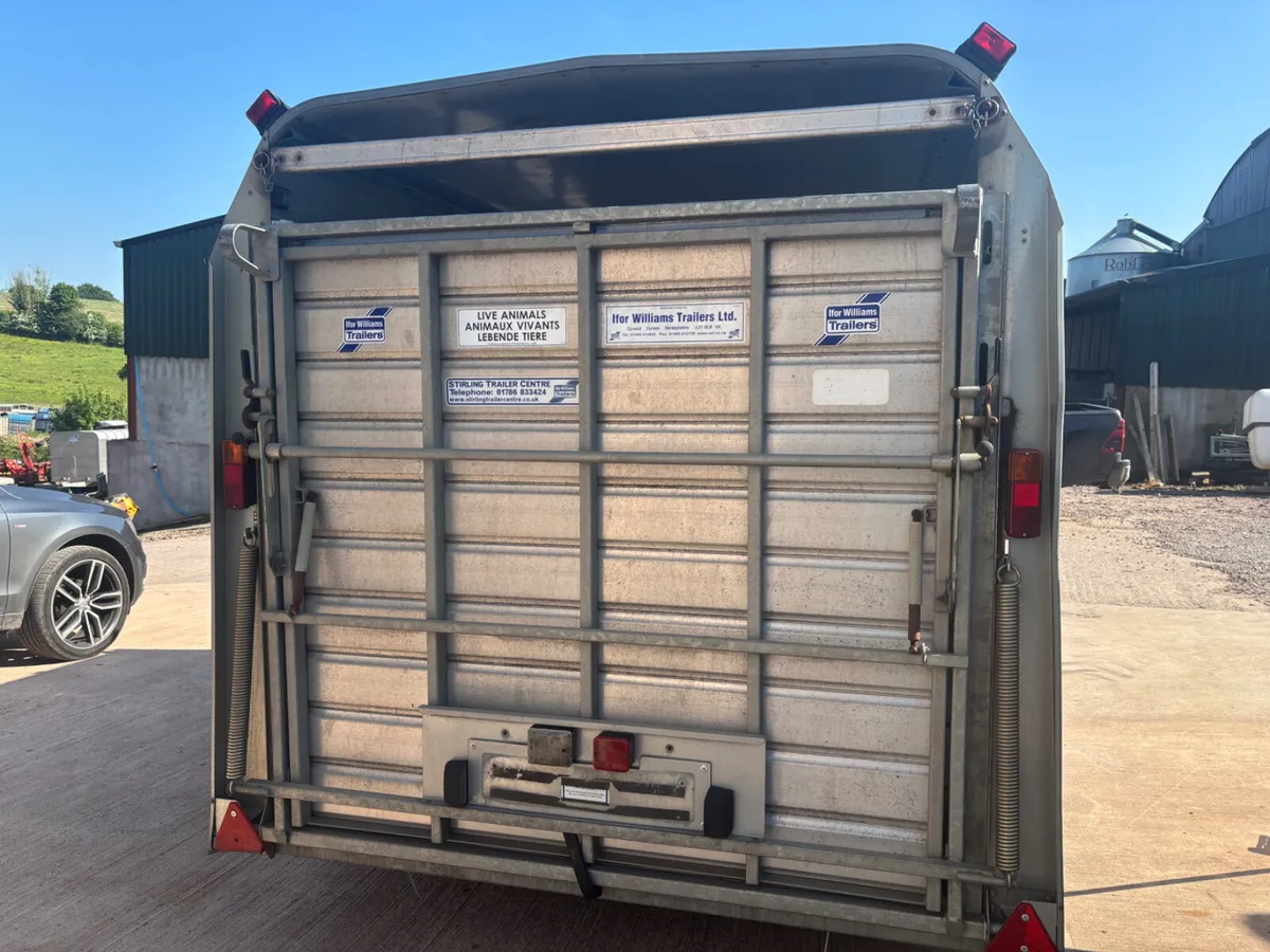 Ifor Williams 12ft x 5ft 10” cattle trailer - Image 2