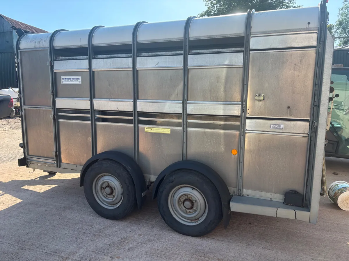 Ifor Williams 12ft x 5ft 10” cattle trailer - Image 4