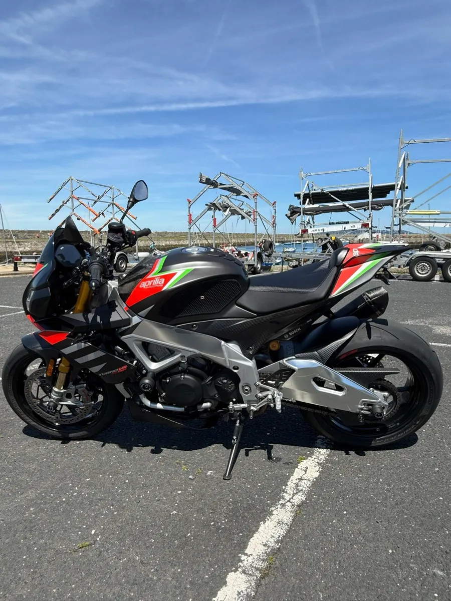 Aprilia Tuono V4 Factory 1100 - Image 2