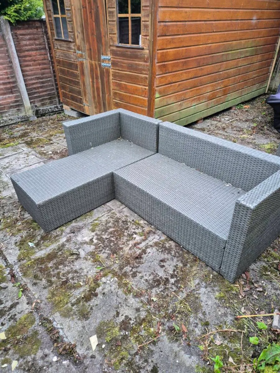 Patio furniture - Image 1