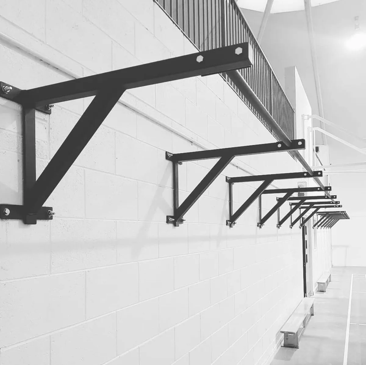 Pull up bars - Image 1