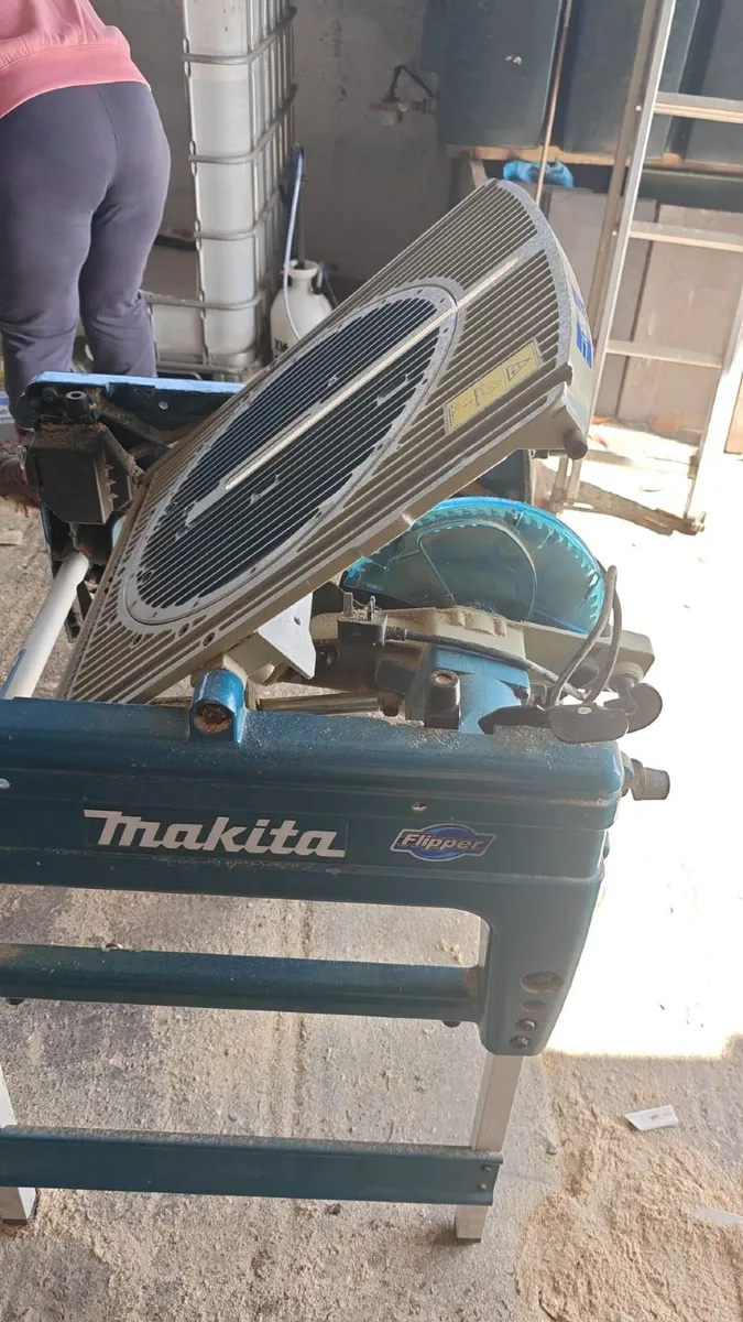 Reversible table saw - Makita - Image 1