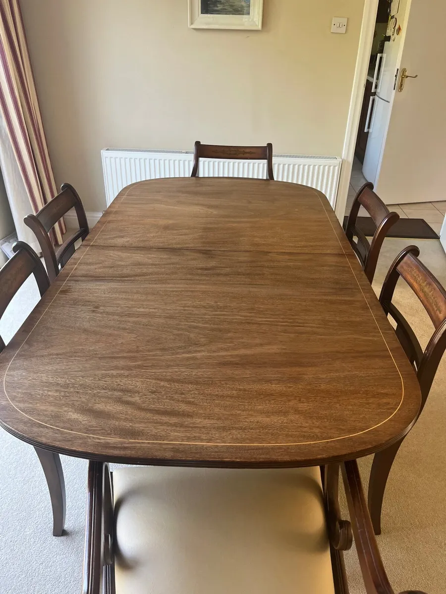 Dining room table and chairs - Image 1
