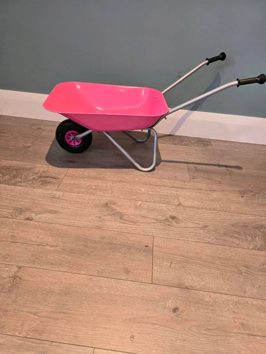 Pink wheelbarrow - Image 1