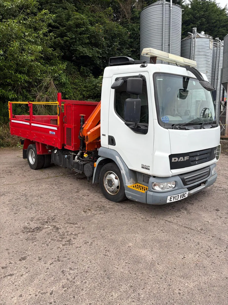 2013 DAF Tipper Palfinger 4 Series Crane 7.5 Tonne - Image 3