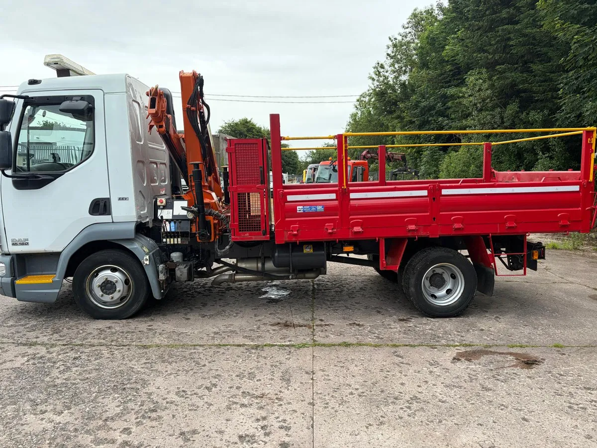 2013 DAF Tipper Palfinger 4 Series Crane 7.5 Tonne - Image 4