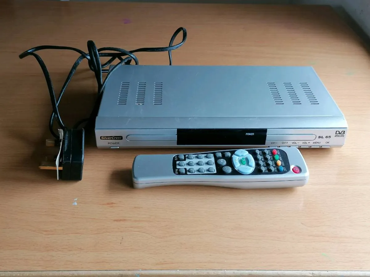 Digital Satellite Receiver - Image 2
