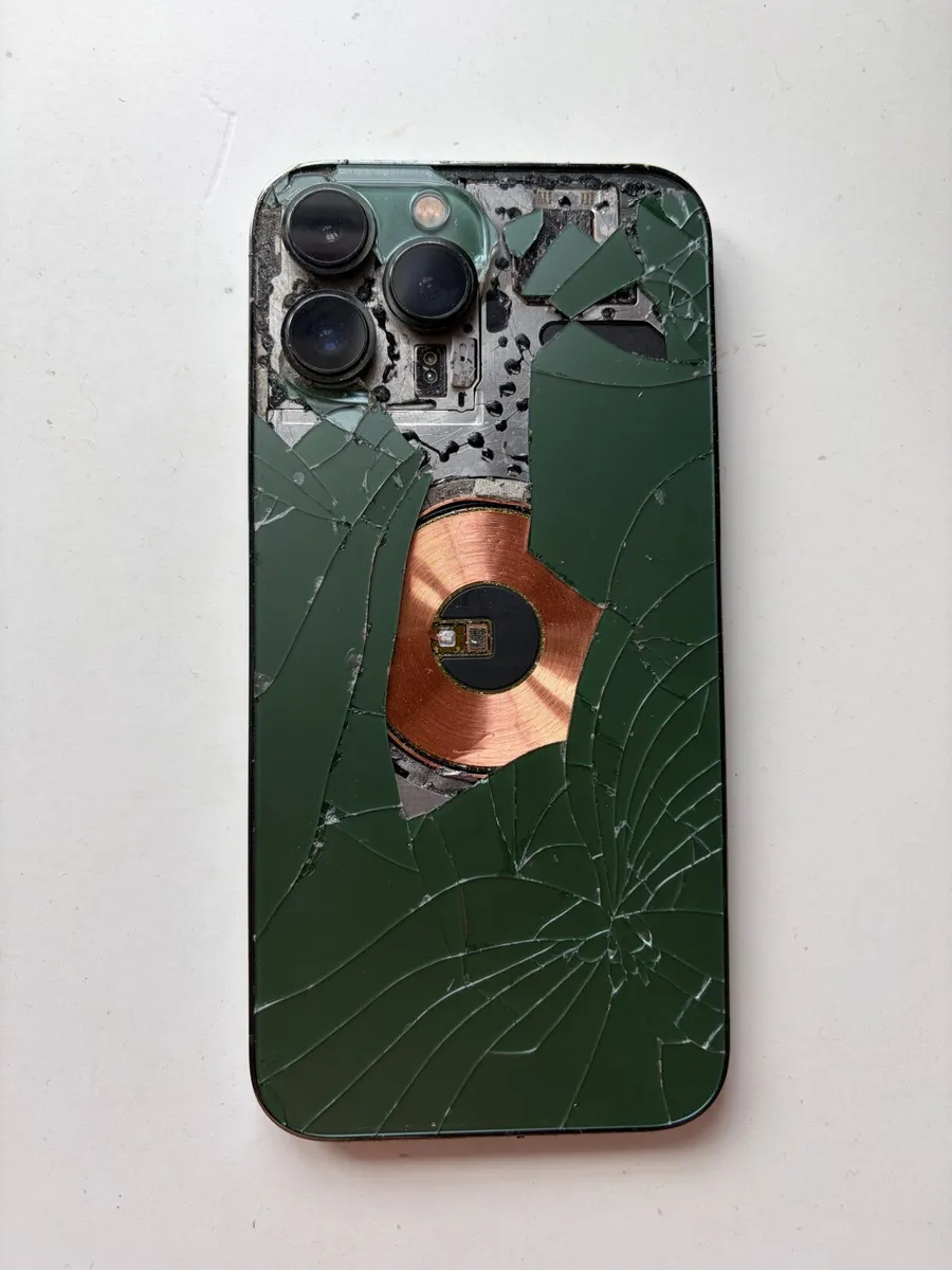 iPhone 13 Pro Max - Image 2